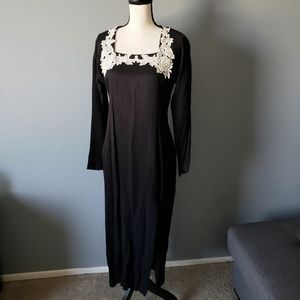 VTG Crochet | Lace Detail Maxi Dress